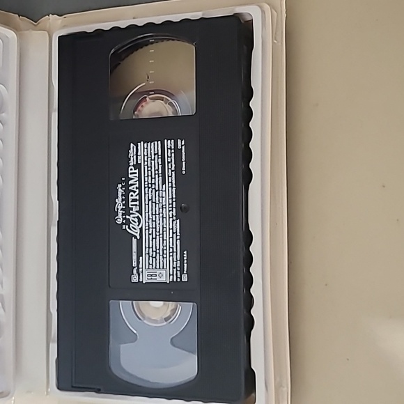 DISNEY Masterpiece Lady and the Tramp VHS with Cover - Picture 5 of 11